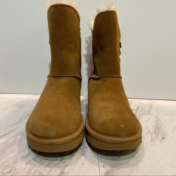 New! UGG Constantine Chestnut Short Boots 6 - Picture 2 of 15